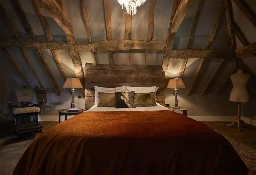 スイート, The Bell In Ticehurst