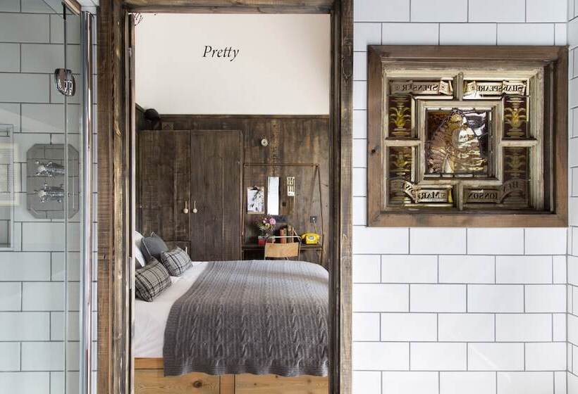 شقة غرفة واحدة, The Bell In Ticehurst