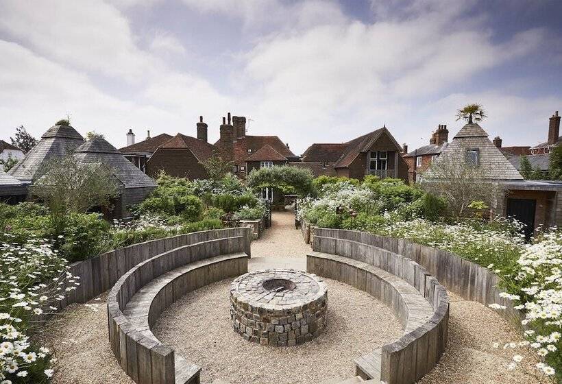 شقة غرفة واحدة, The Bell In Ticehurst