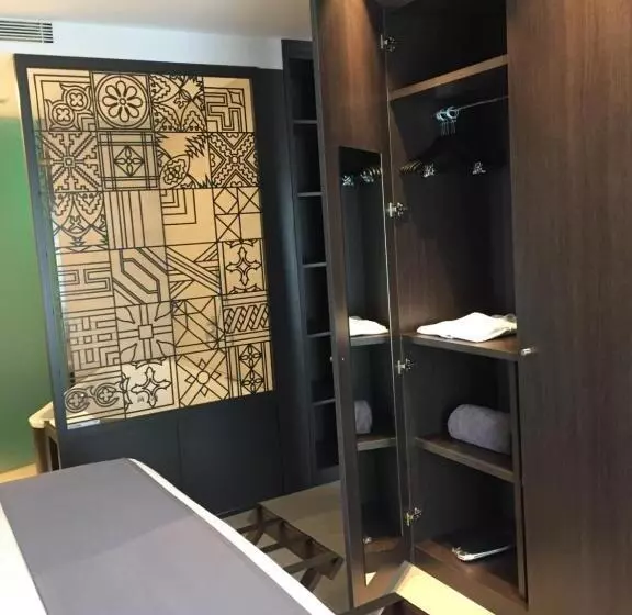 スイート, Vila Arenys
