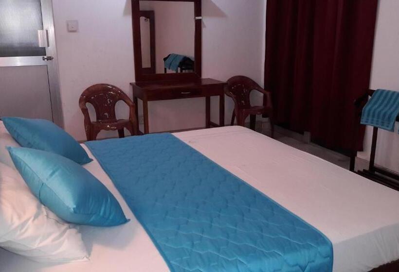 经济房, New Rani Inn