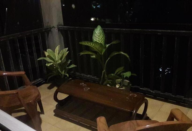 デラックスルーム, New Rani Inn