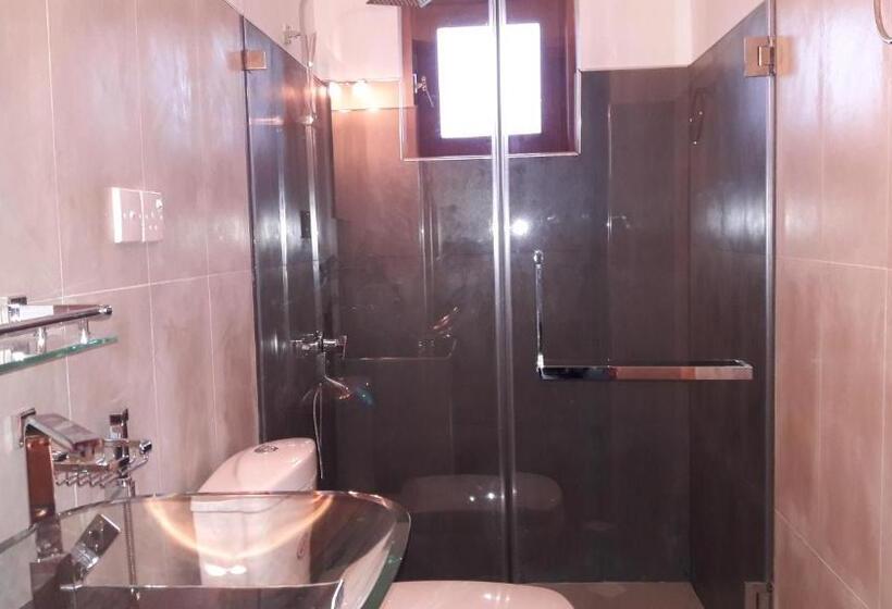 デラックスルーム, New Rani Inn