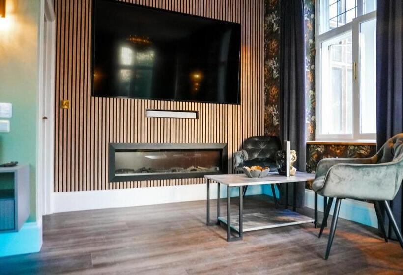 수피리어 스위트, The Arundell