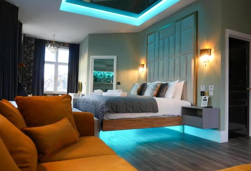 수피리어 스위트, The Arundell