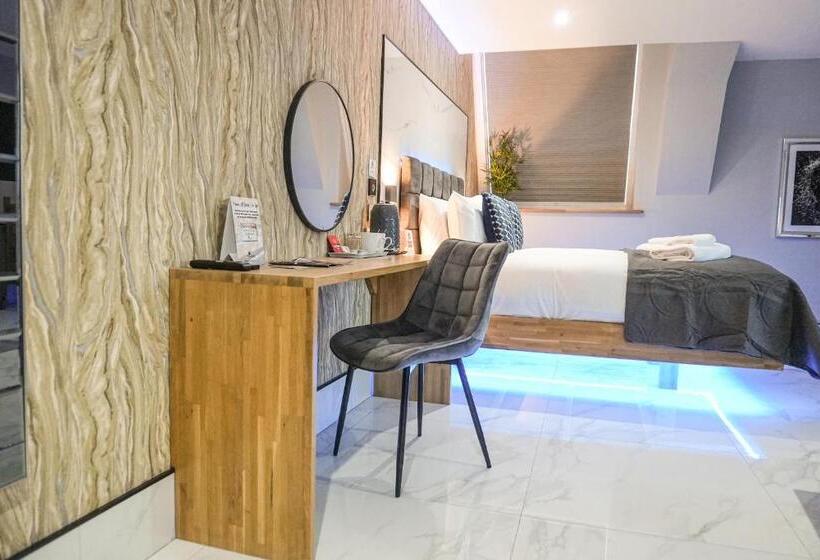 디럭스 4인 룸, The Arundell