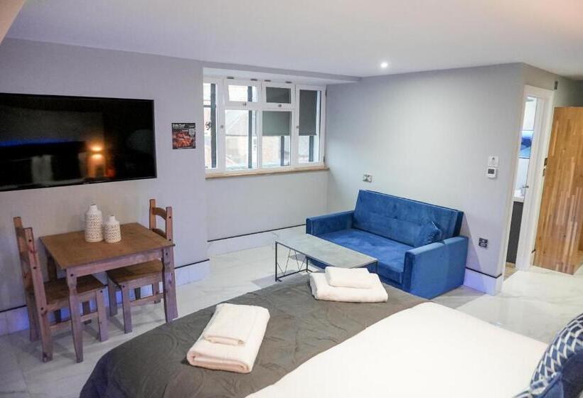 디럭스 4인 룸, The Arundell