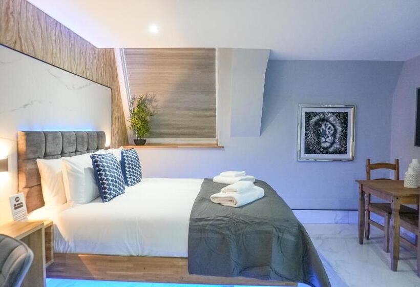 디럭스 4인 룸, The Arundell