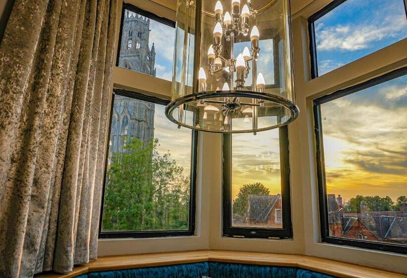 디럭스 룸 킹사이즈 침대, The Arundell