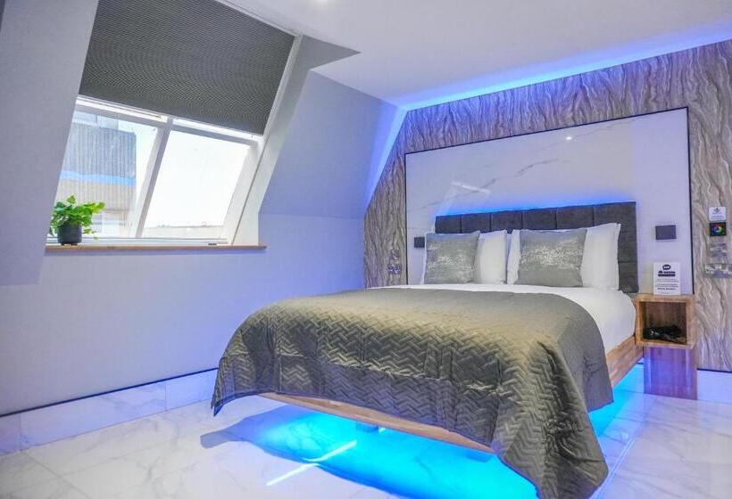 디럭스 룸 킹사이즈 침대, The Arundell