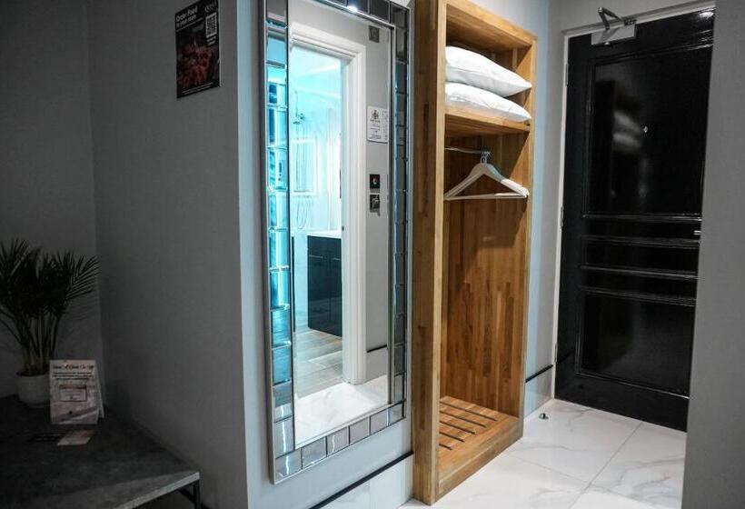 4인용 수피리어 룸, The Arundell