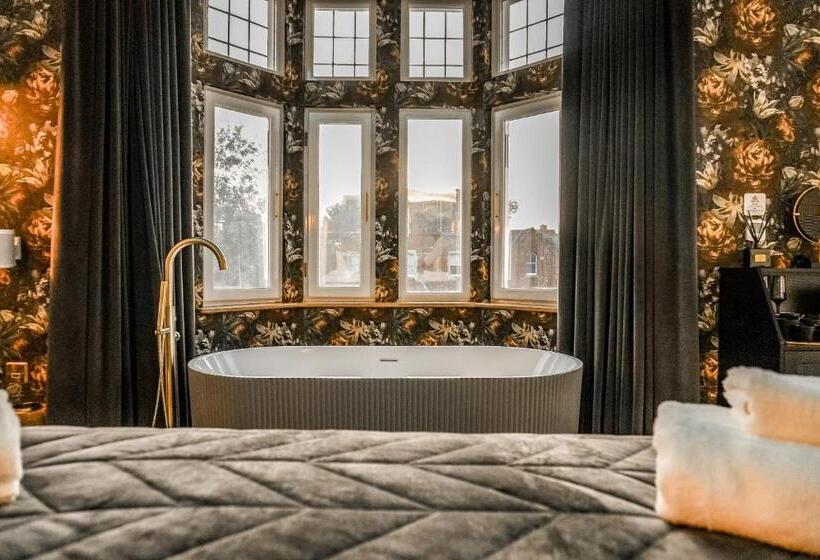 수피리어 스위트, The Arundell