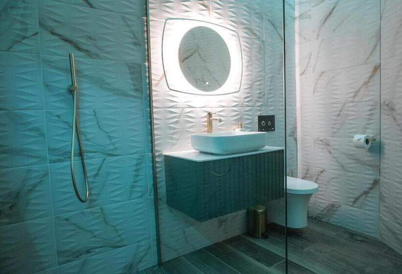 수피리어 스위트, The Arundell