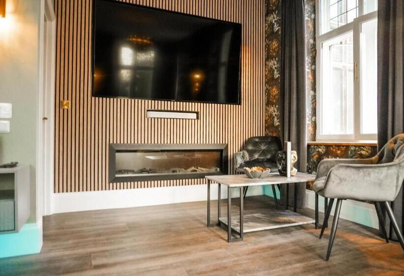 수피리어 스위트, The Arundell