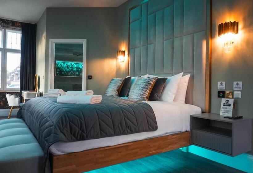 수피리어 스위트, The Arundell