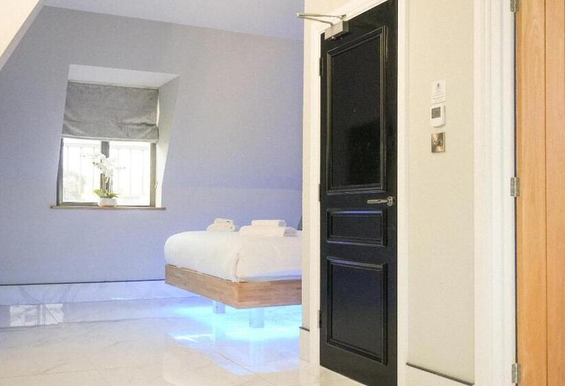 디럭스 룸 킹사이즈 침대, The Arundell