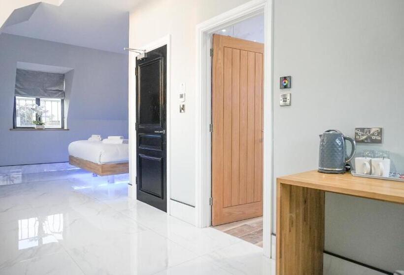 디럭스 룸 킹사이즈 침대, The Arundell