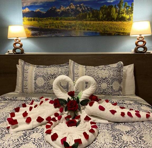 جناح مزود بجاكوزى, Katarsy´s Hostel