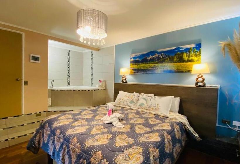 带按摩浴盆的套房, Katarsy´s Hostel