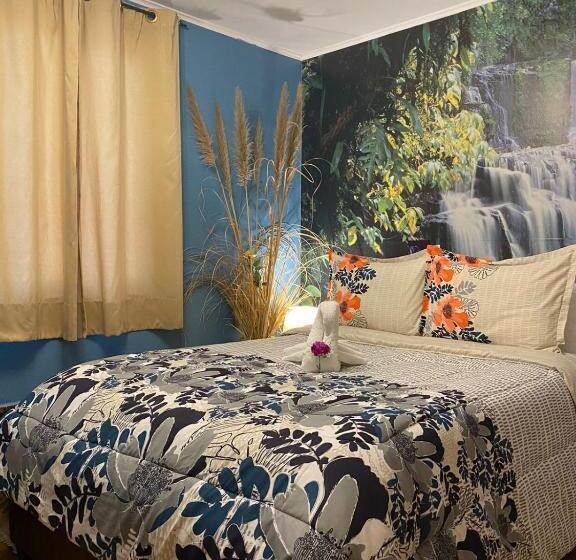 جناح مزود بجاكوزى, Katarsy´s Hostel