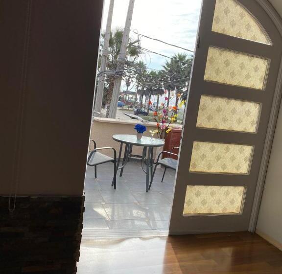 غرفة قياسية مزوَّدة بتراس, Katarsy´s Hostel