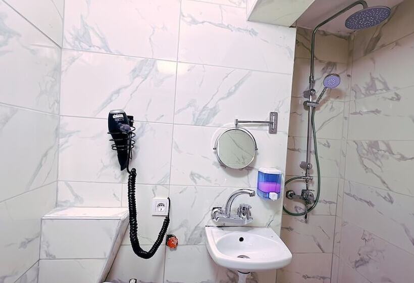 ファミリールーム, Vera Taksim