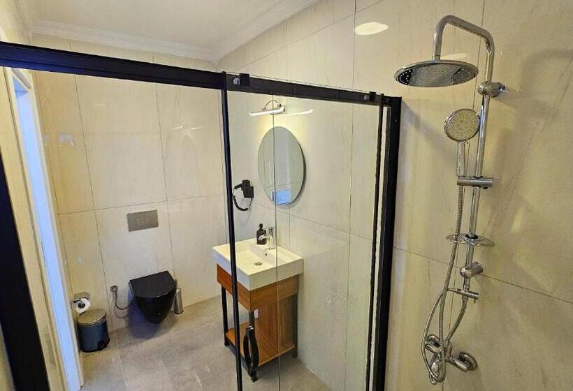 ファミリールーム, Vera Taksim