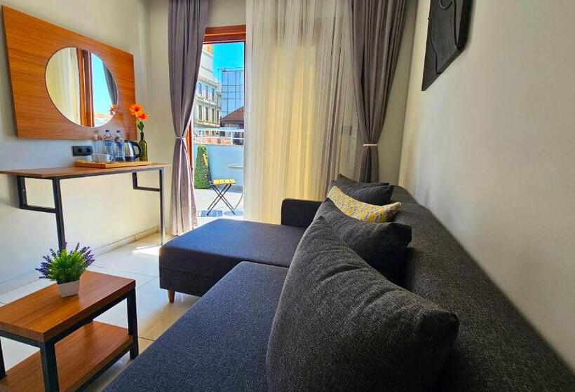 ファミリールーム, Vera Taksim