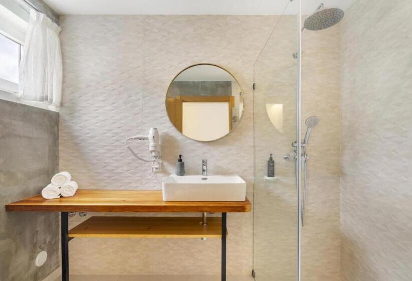 غرفة قياسية ثلاثية, Forest Villas   Guest House