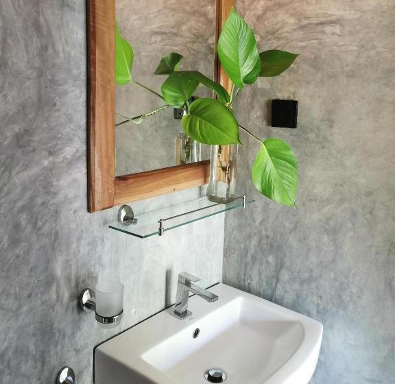 سرير فى غرفة مشتركه, Back Yard Madiha Restaurant And Rooms