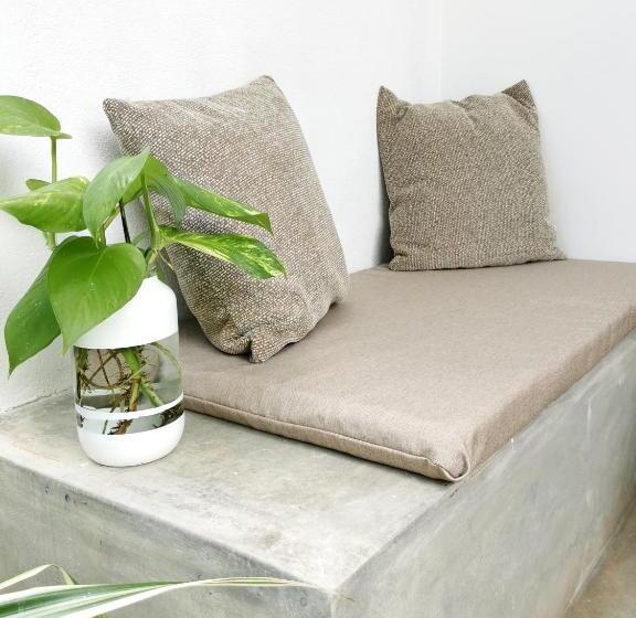 سرير فى غرفة مشتركه, Back Yard Madiha Restaurant And Rooms