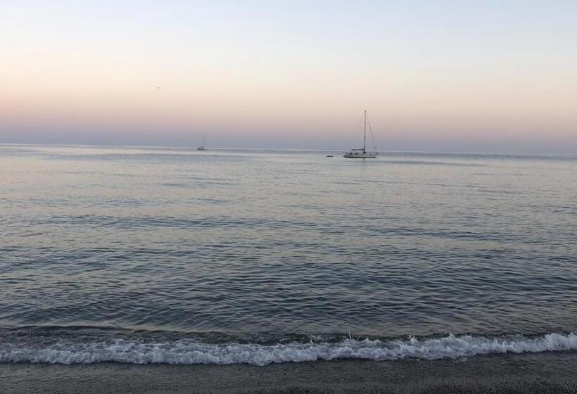 带1个卧室的高级公寓, Genovese Villa Elena Residence