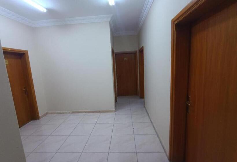 شقة غرفة واحدة, مكان التميز 2