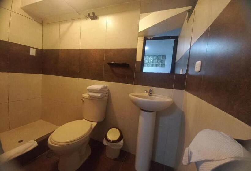 غرفة ديلوكس, Paqariq Inn