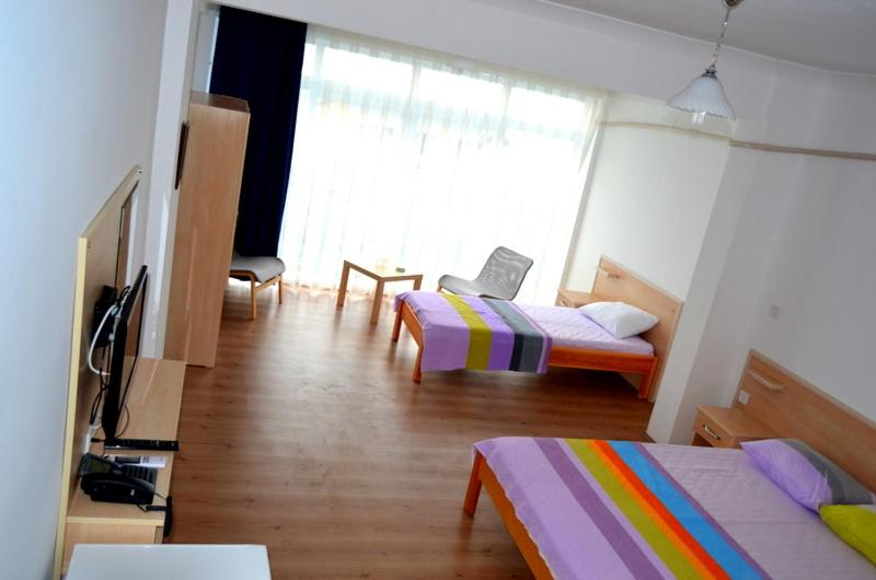 غرفة ديلوكس ثلاثية مطلة على البحر, Marmada Otel