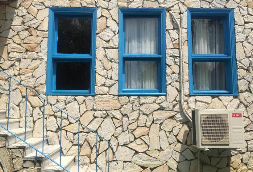 غرفة قياسية مطلّة علي الحديقة, Marmada Otel