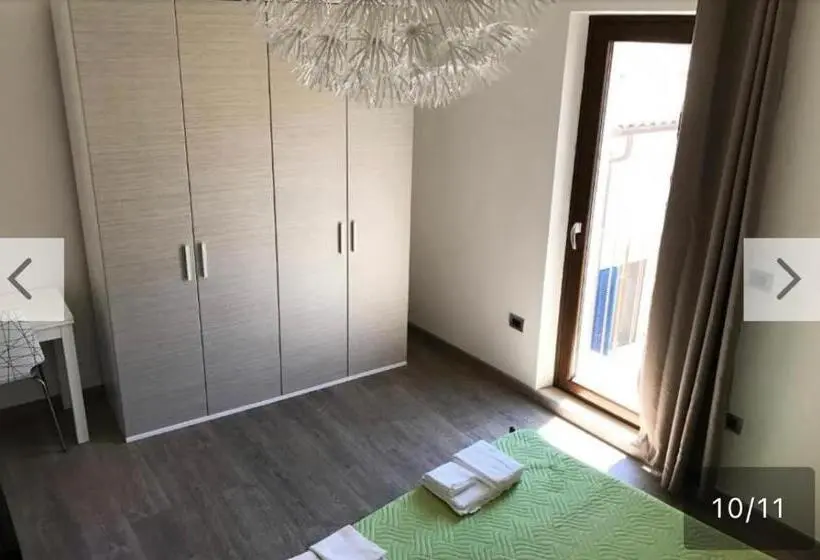 デラックスの4人部屋, Mario Al Borgo