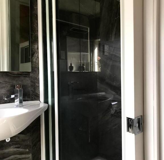 Люкс с Террасой, Onehunga Garden Tinyhouse With Parking