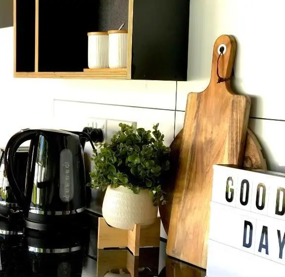 Suite with Terrace, Onehunga Garden Tinyhouse With Parking