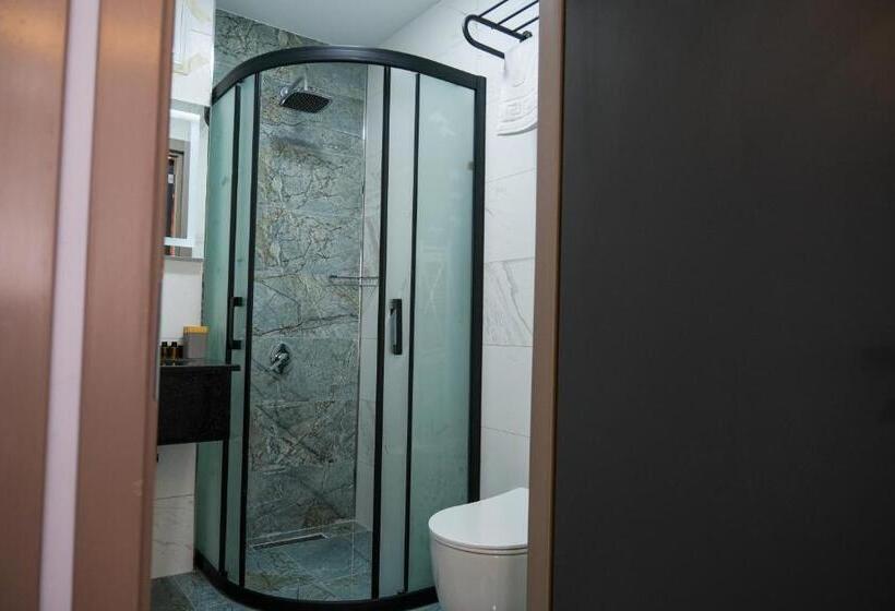 غرفة قياسية, Yellow Mansion