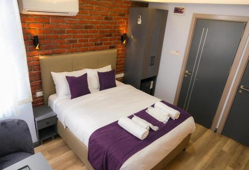 غرفة إقتصادية, Yellow Mansion