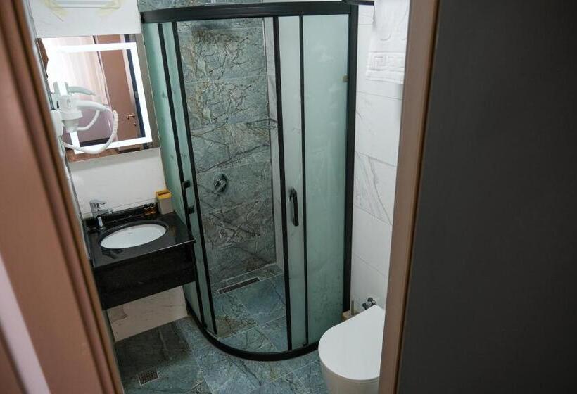 غرفة سوبيريور, Yellow Mansion