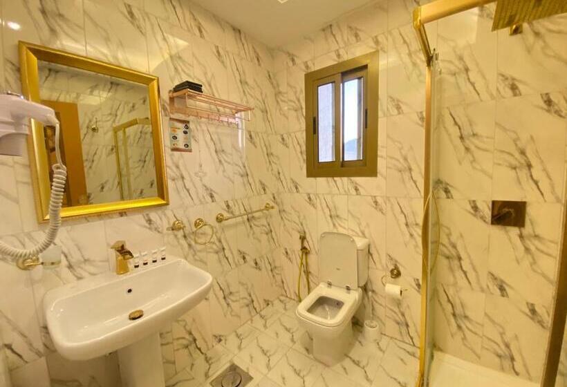 Habitació Triple Estàndard, فندق زهرة الياسر