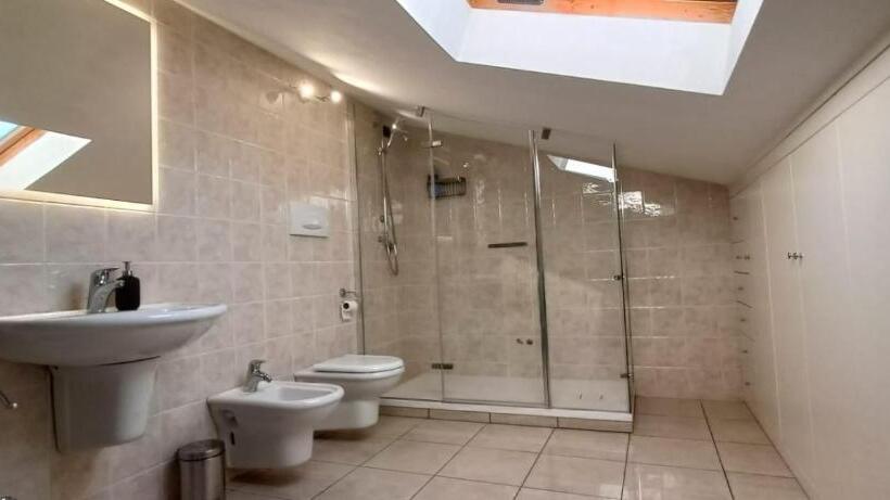 غرفة قياسية رباعية, La Casa Di Roberto