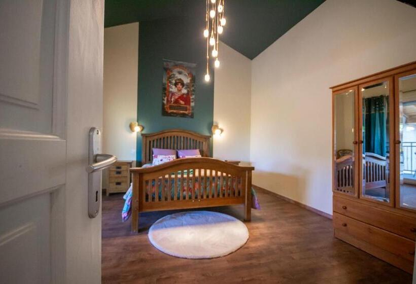 バルコニー付きスタンダードルーム, Mas Des 2 Paons