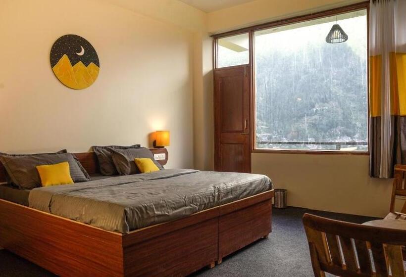 Quarto Estandar com Sacada, Firefly Hostel