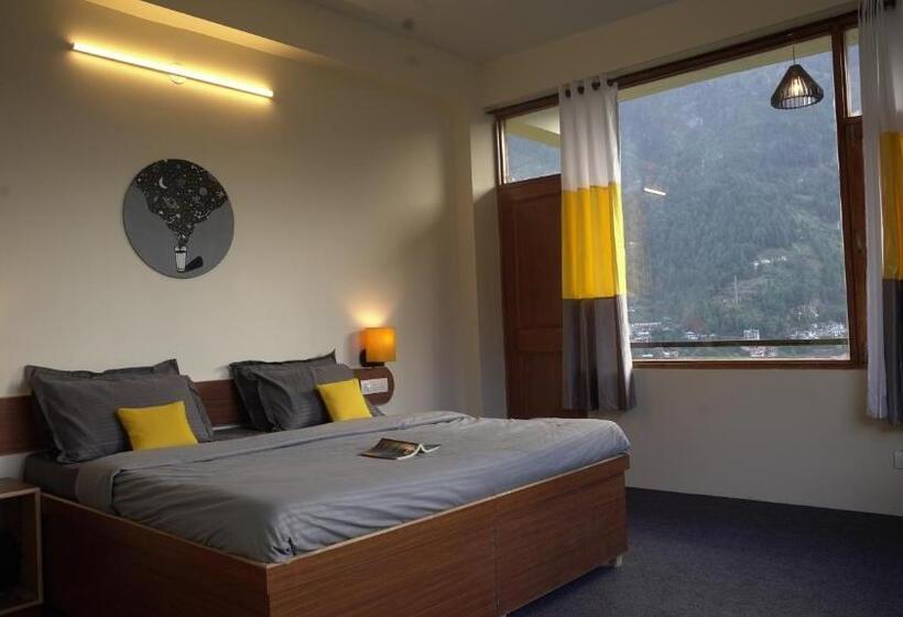 Quarto Deluxe com Sacada, Firefly Hostel