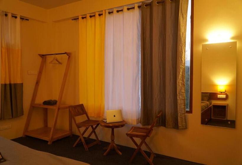 Quarto Deluxe com Sacada, Firefly Hostel