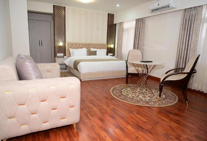 Quarto Estandar Cama King, Amayra