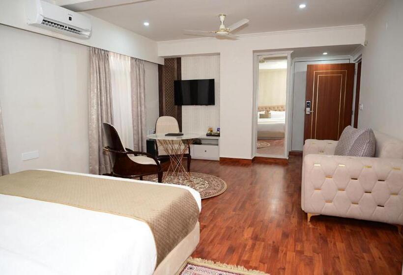 Quarto Estandar Cama King, Amayra